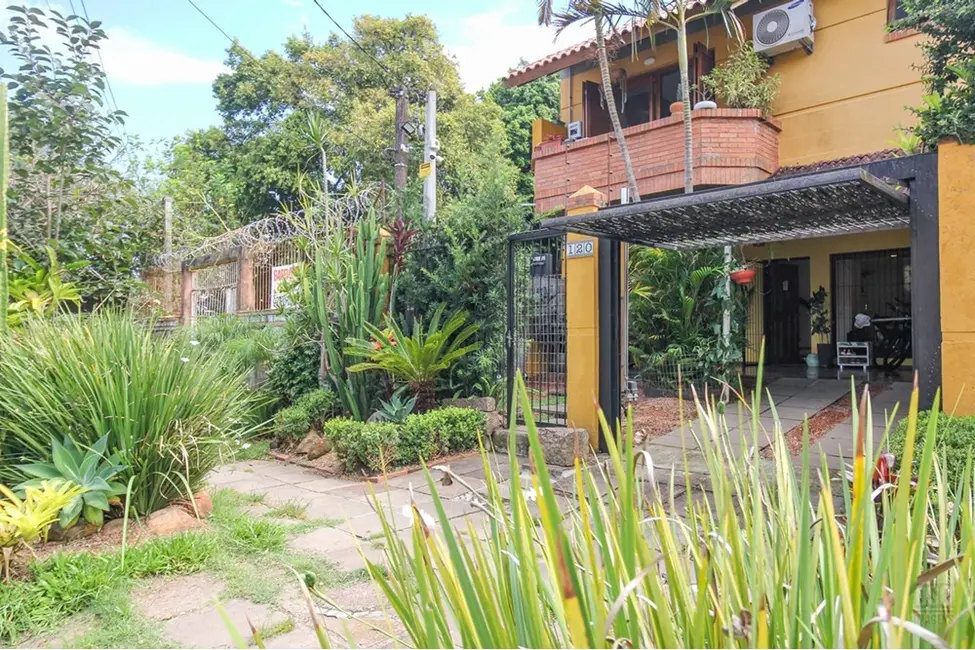 Casa com 3 quartos à venda, 154m2 em Espírito Santo, Porto Alegre - RS - imagem 1 Foto 1 de Casa com 3 quartos à venda, 154m2 em Espírito Santo, Porto Alegre - RS