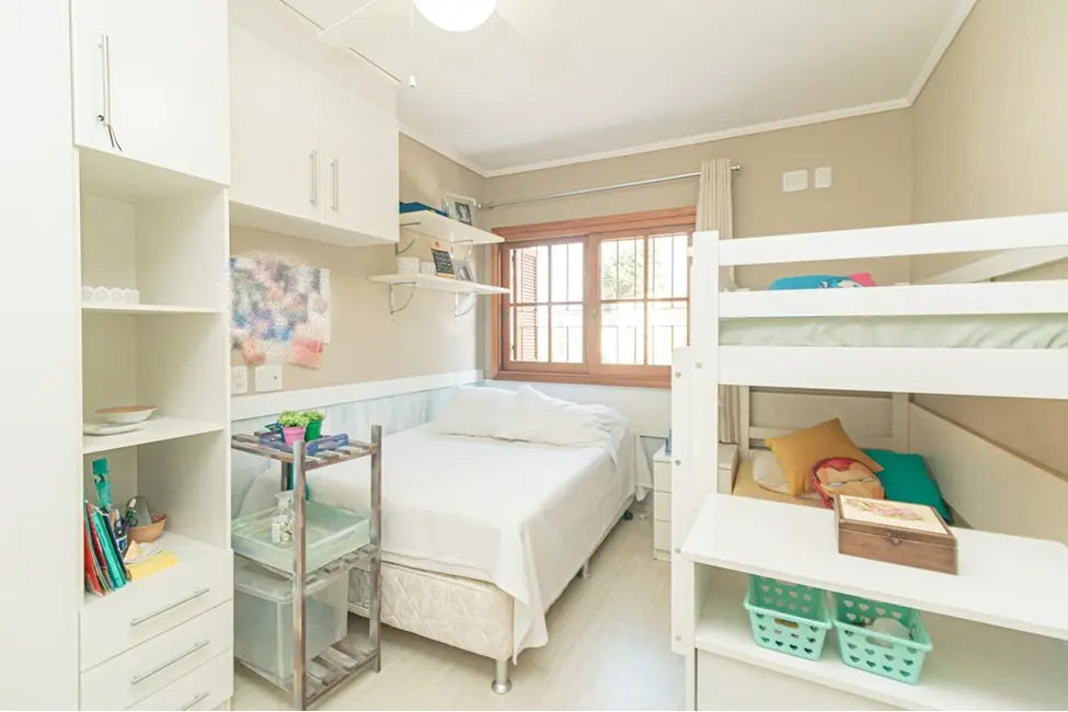 Casa com 4 quartos à venda, 314m2 em Chácara das Pedras, Porto Alegre - RS - imagem 9 Foto 9 de Casa com 4 quartos à venda, 314m2 em Chácara das Pedras, Porto Alegre - RS