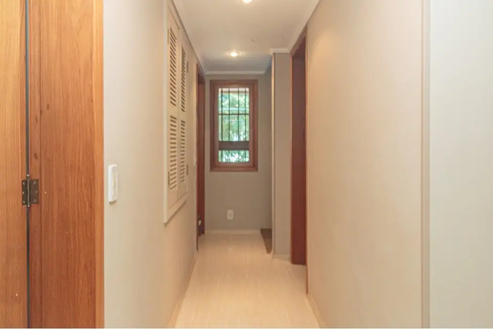 Casa com 4 quartos à venda, 314m2 em Chácara das Pedras, Porto Alegre - RS - imagem 8 Foto 8 de Casa com 4 quartos à venda, 314m2 em Chácara das Pedras, Porto Alegre - RS