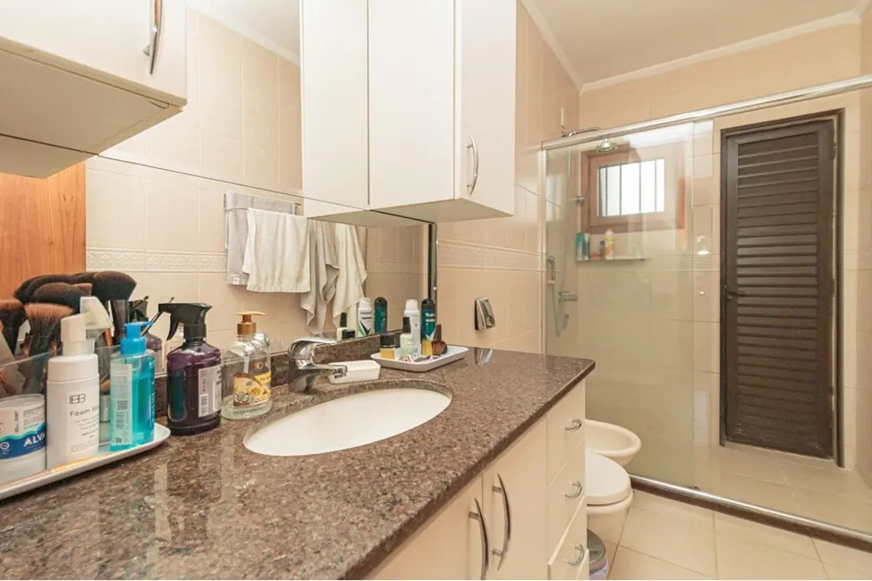 Casa com 4 quartos à venda, 314m2 em Chácara das Pedras, Porto Alegre - RS - imagem 7 Foto 7 de Casa com 4 quartos à venda, 314m2 em Chácara das Pedras, Porto Alegre - RS