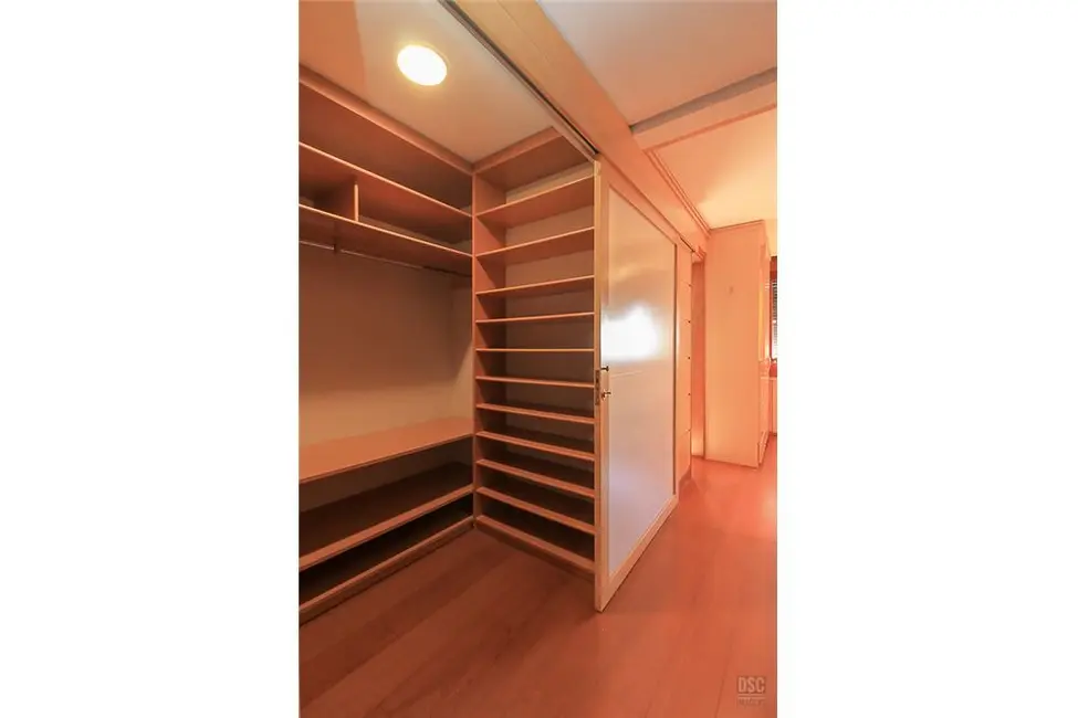 Apartamento com 3 quartos à venda, 211m2 em Mont Serrat, Porto Alegre - RS - imagem 6 Foto 6 de Apartamento com 3 quartos à venda, 211m2 em Mont Serrat, Porto Alegre - RS