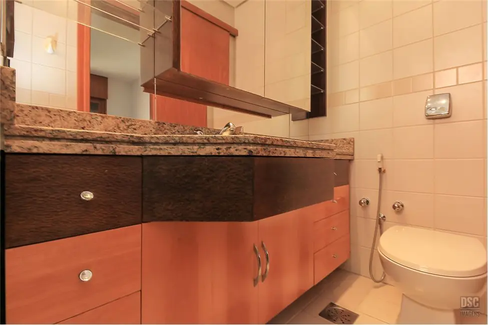 Apartamento com 3 quartos à venda, 211m2 em Mont Serrat, Porto Alegre - RS - imagem 4 Foto 4 de Apartamento com 3 quartos à venda, 211m2 em Mont Serrat, Porto Alegre - RS