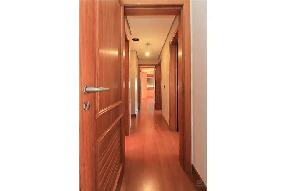 Apartamento com 3 quartos à venda, 211m2 em Mont Serrat, Porto Alegre - RS - imagem 5 Foto 5 de Apartamento com 3 quartos à venda, 211m2 em Mont Serrat, Porto Alegre - RS