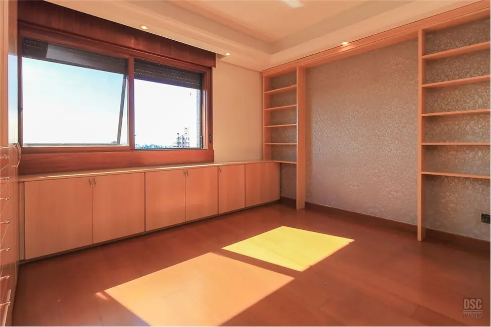 Apartamento com 3 quartos à venda, 211m2 em Mont Serrat, Porto Alegre - RS - imagem 9 Foto 9 de Apartamento com 3 quartos à venda, 211m2 em Mont Serrat, Porto Alegre - RS