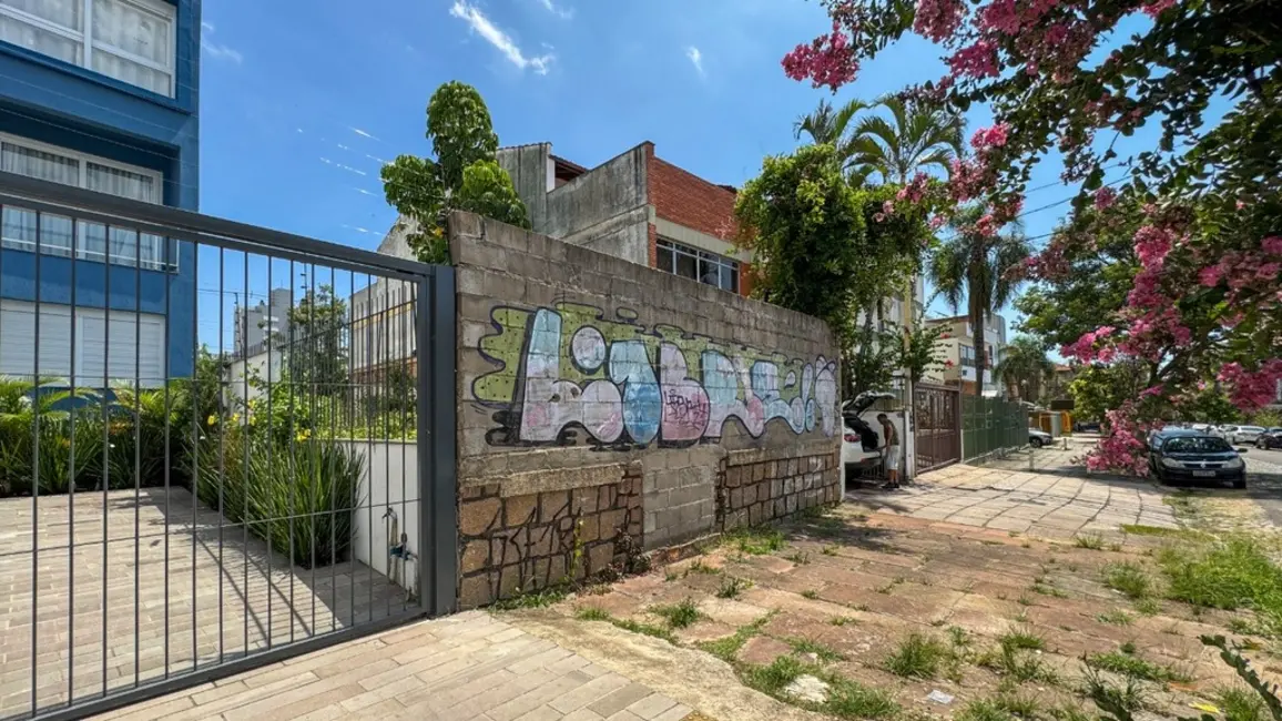 Foto 1 de Terreno / Lote à venda, 241m2 em São Geraldo, Porto Alegre - RS