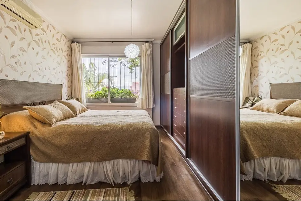 Casa com 3 quartos à venda, 212m2 em Jardim Sabará, Porto Alegre - RS - imagem 7 Foto 7 de Casa com 3 quartos à venda, 212m2 em Jardim Sabará, Porto Alegre - RS