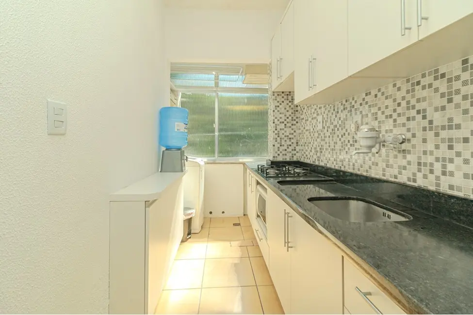 Foto 3 de Apartamento com 1 quarto à venda, 35m2 em Cavalhada, Porto Alegre - RS