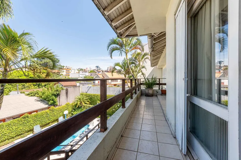 Foto 8 de Casa com 3 quartos à venda, 350m2 em Chácara das Pedras, Porto Alegre - RS