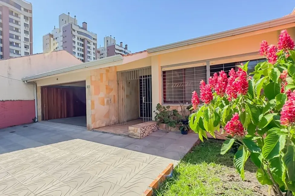 Foto 1 de Casa com 3 quartos à venda, 200m2 em Jardim Lindóia, Porto Alegre - RS