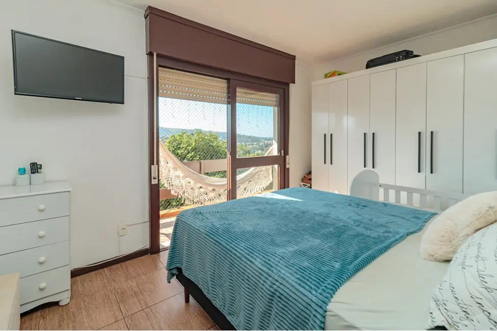 Foto 2 de Apartamento com 2 quartos à venda, 76m2 em Jardim do Salso, Porto Alegre - RS