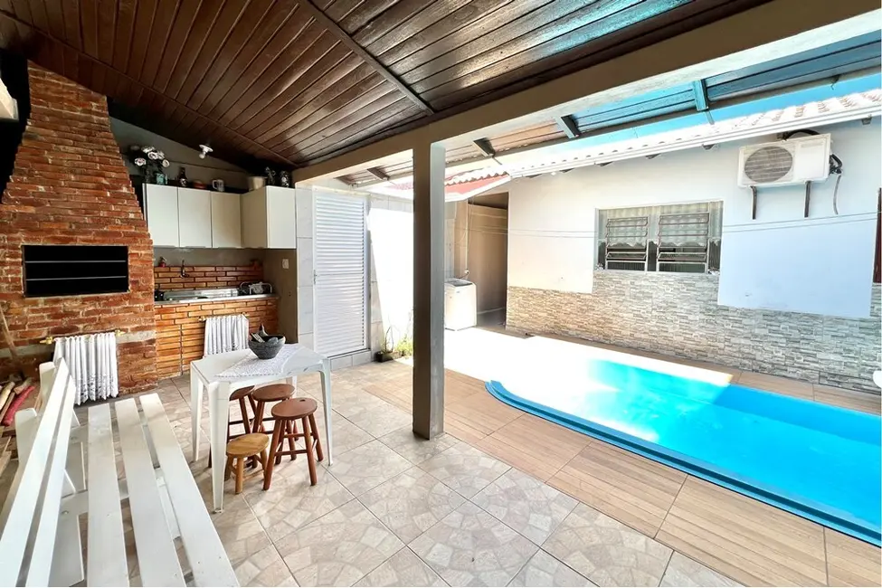 Casa com 2 quartos à venda, 106m2 em São José, Canoas - RS - imagem 6 Foto 6 de Casa com 2 quartos à venda, 106m2 em São José, Canoas - RS