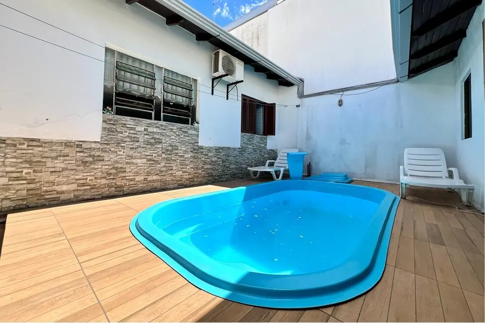 Casa com 2 quartos à venda, 106m2 em São José, Canoas - RS - imagem 9 Foto 9 de Casa com 2 quartos à venda, 106m2 em São José, Canoas - RS