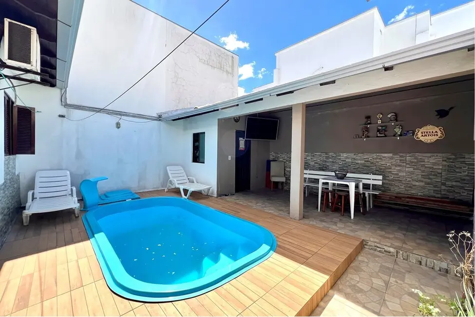 Casa com 2 quartos à venda, 106m2 em São José, Canoas - RS - imagem 8 Foto 8 de Casa com 2 quartos à venda, 106m2 em São José, Canoas - RS