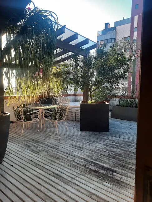 Apartamento com 2 quartos à venda, 185m2 em Auxiliadora, Porto Alegre - RS - imagem 9 Foto 9 de Apartamento com 2 quartos à venda, 185m2 em Auxiliadora, Porto Alegre - RS