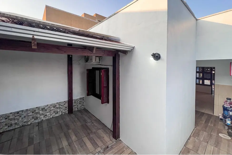 Casa com 2 quartos à venda, 45m2 em Olaria, Canoas - RS - imagem 6 Foto 6 de Casa com 2 quartos à venda, 45m2 em Olaria, Canoas - RS