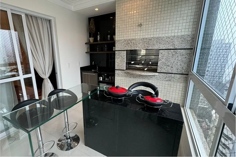 Apartamento com 3 quartos à venda, 223m2 em Centro, Balneario Camboriu - SC - imagem 4 Foto 4 de Apartamento com 3 quartos à venda, 223m2 em Centro, Balneario Camboriu - SC