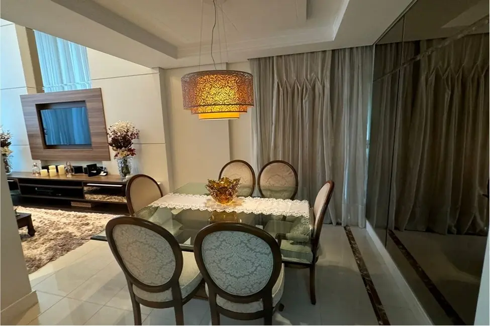 Apartamento com 3 quartos à venda, 223m2 em Centro, Balneario Camboriu - SC - imagem 3 Foto 3 de Apartamento com 3 quartos à venda, 223m2 em Centro, Balneario Camboriu - SC