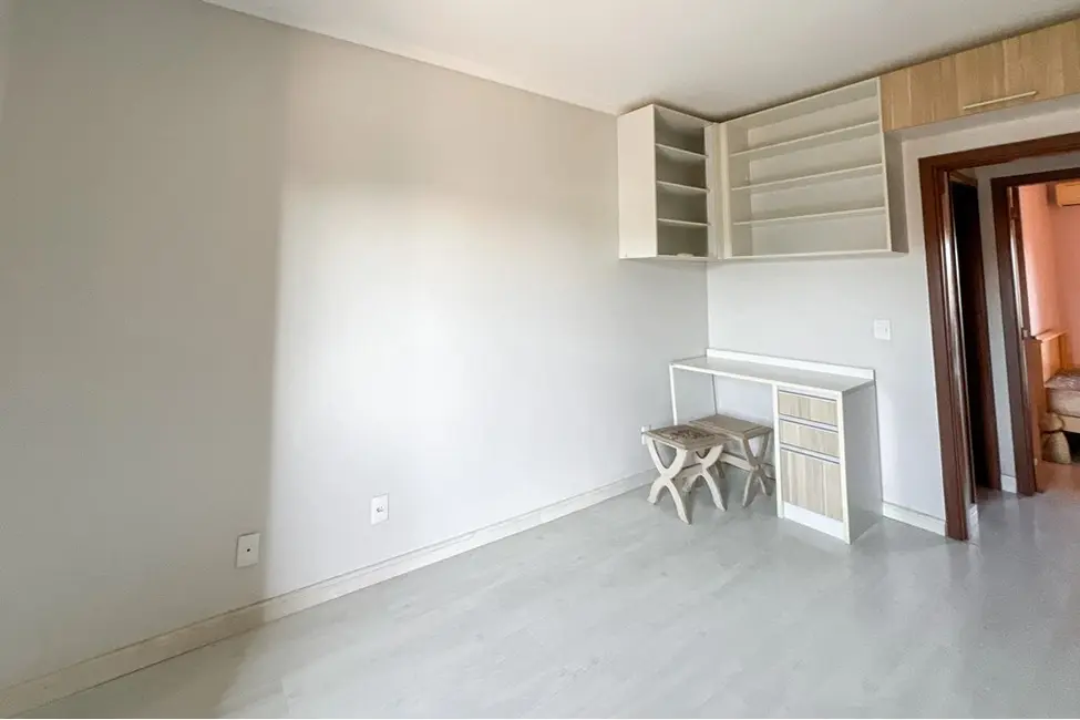 Casa com 2 quartos à venda, 106m2 em Niterói, Canoas - RS - imagem 7 Foto 7 de Casa com 2 quartos à venda, 106m2 em Niterói, Canoas - RS