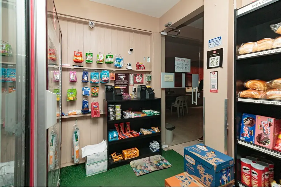 Apartamento com 4 quartos à venda, 75m2 em Passo da Areia, Porto Alegre - RS - imagem 3 Foto 3 de Apartamento com 4 quartos à venda, 75m2 em Passo da Areia, Porto Alegre - RS