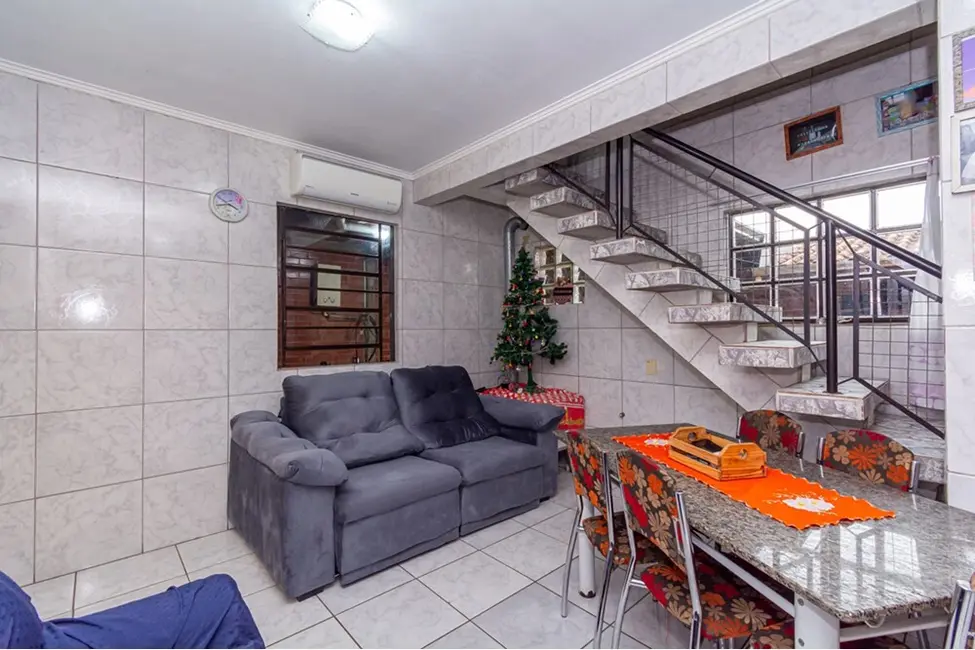 Casa com 2 quartos à venda, 102m2 em Igara, Canoas - RS - imagem 3 Foto 3 de Casa com 2 quartos à venda, 102m2 em Igara, Canoas - RS