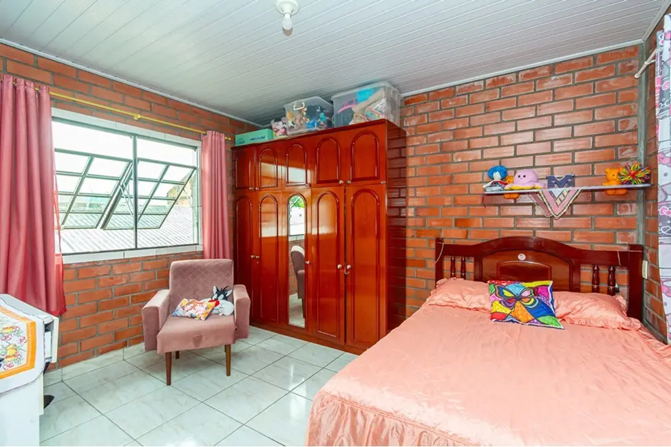 Casa com 2 quartos à venda, 102m2 em Igara, Canoas - RS - imagem 7 Foto 7 de Casa com 2 quartos à venda, 102m2 em Igara, Canoas - RS