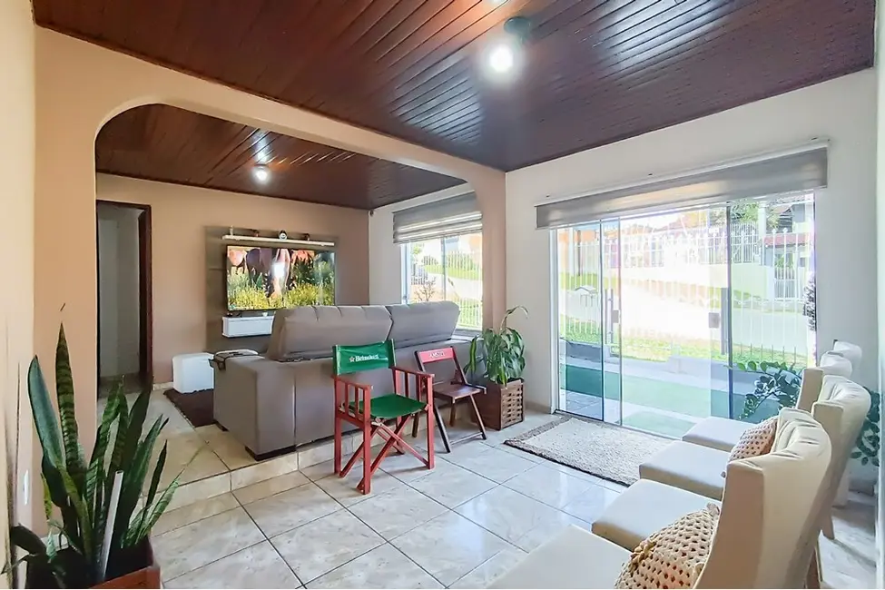 Foto 1 de Casa com 7 quartos à venda, 253m2 em Santa Isabel, Viamao - RS