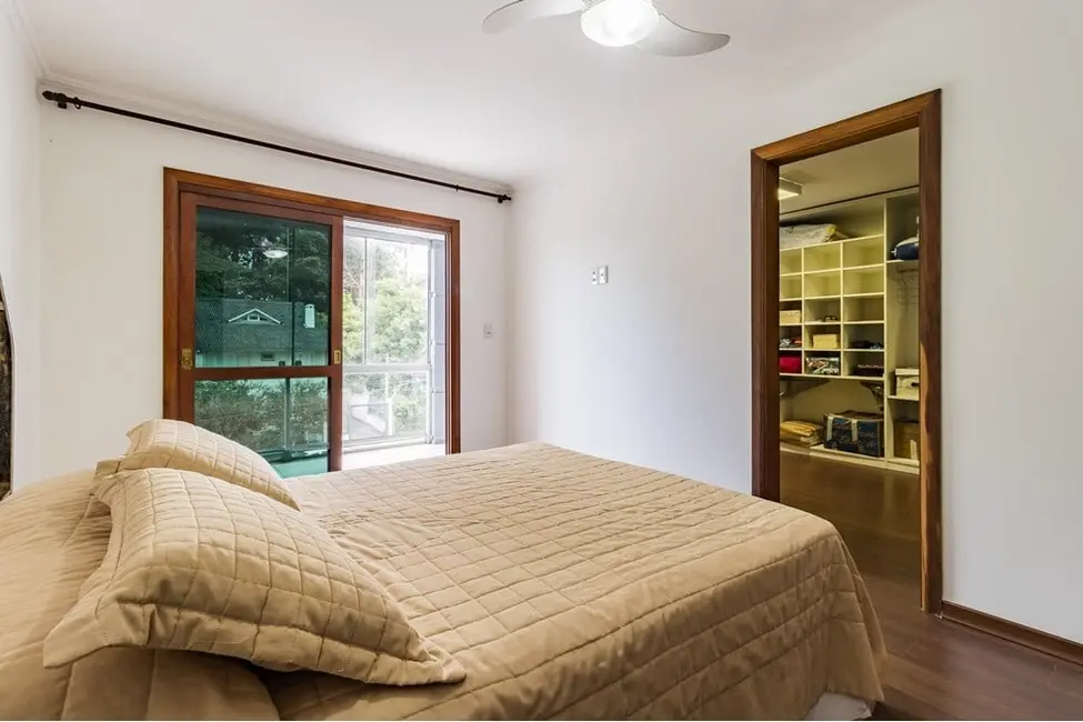 Foto 6 de Casa com 4 quartos à venda, 275m2 em Jardim Itu, Porto Alegre - RS