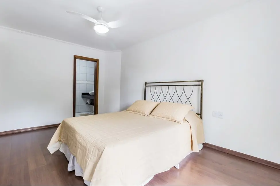 Foto 2 de Casa com 4 quartos à venda, 275m2 em Jardim Itu, Porto Alegre - RS