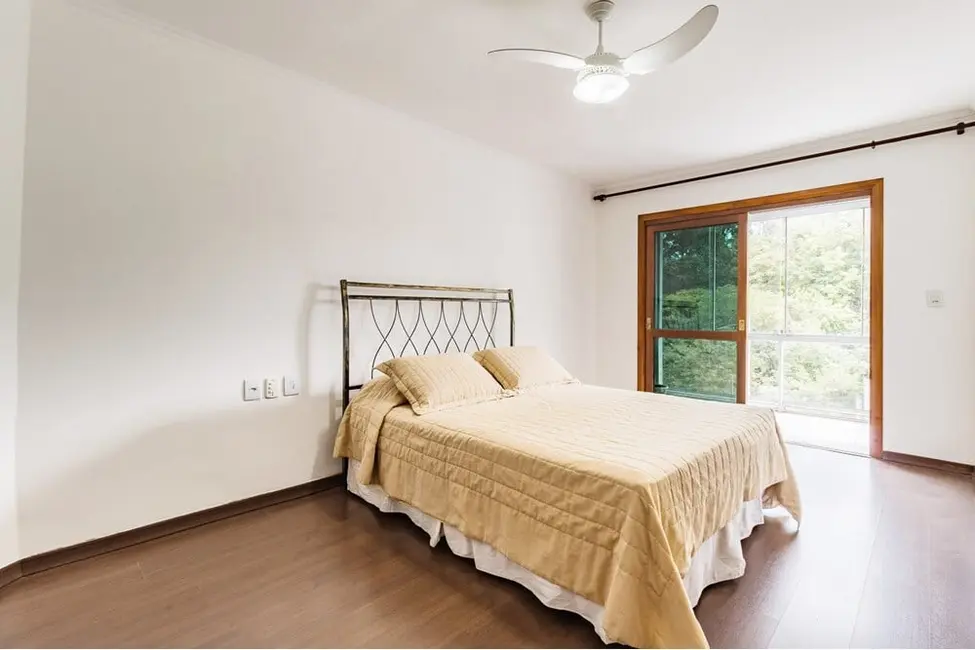 Foto 4 de Casa com 4 quartos à venda, 275m2 em Jardim Itu, Porto Alegre - RS