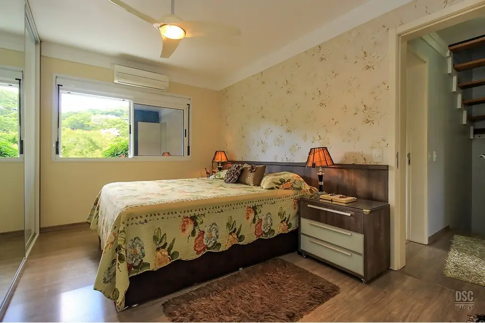 Foto 2 de Casa de Condomínio com 4 quartos à venda, 218m2 em Teresópolis, Porto Alegre - RS