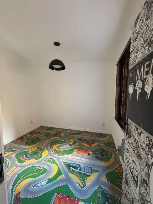 Casa com 3 quartos à venda, 166m2 em Medianeira, Porto Alegre - RS - imagem 6 Foto 6 de Casa com 3 quartos à venda, 166m2 em Medianeira, Porto Alegre - RS