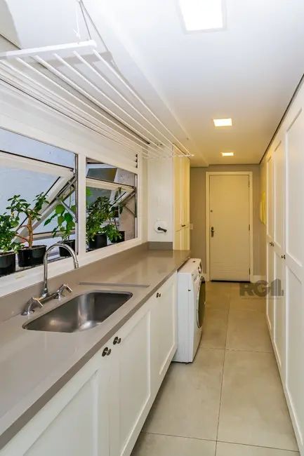 Apartamento com 4 quartos à venda, 158m2 em Menino Deus, Porto Alegre - RS - imagem 3 Foto 3 de Apartamento com 4 quartos à venda, 158m2 em Menino Deus, Porto Alegre - RS