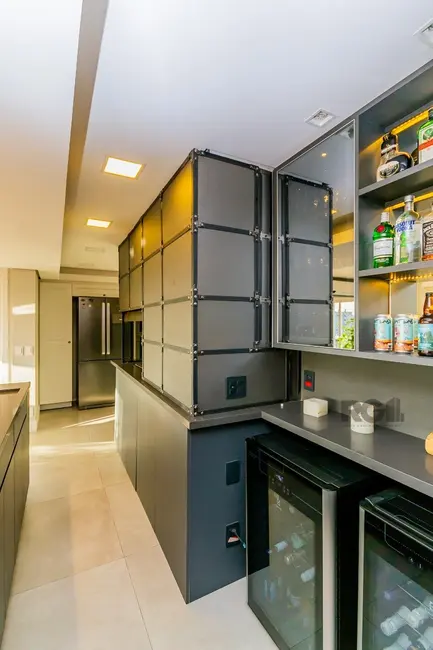 Apartamento com 4 quartos à venda, 158m2 em Menino Deus, Porto Alegre - RS - imagem 9 Foto 9 de Apartamento com 4 quartos à venda, 158m2 em Menino Deus, Porto Alegre - RS