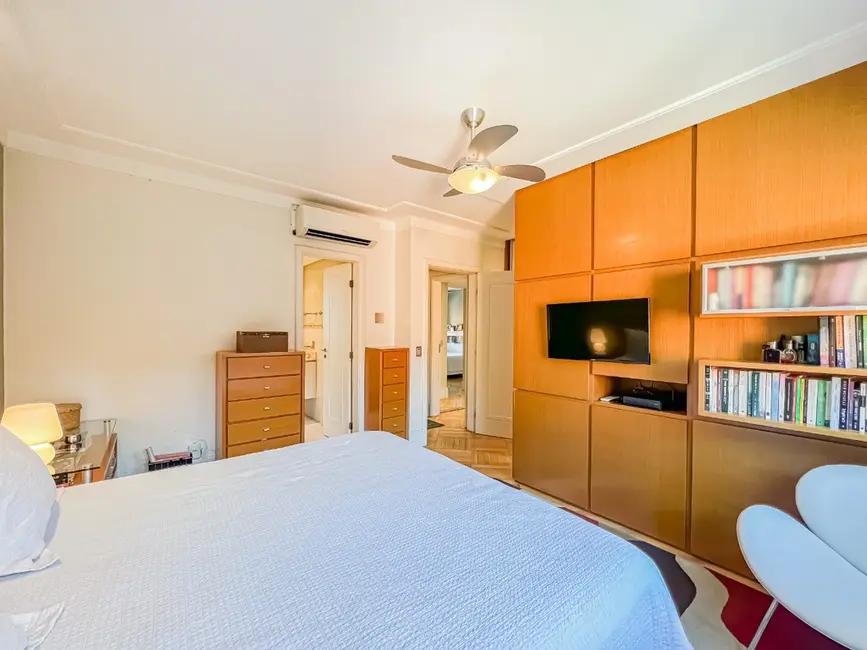 Foto 3 de Apartamento com 3 quartos à venda, 243m2 em Rio Branco, Porto Alegre - RS