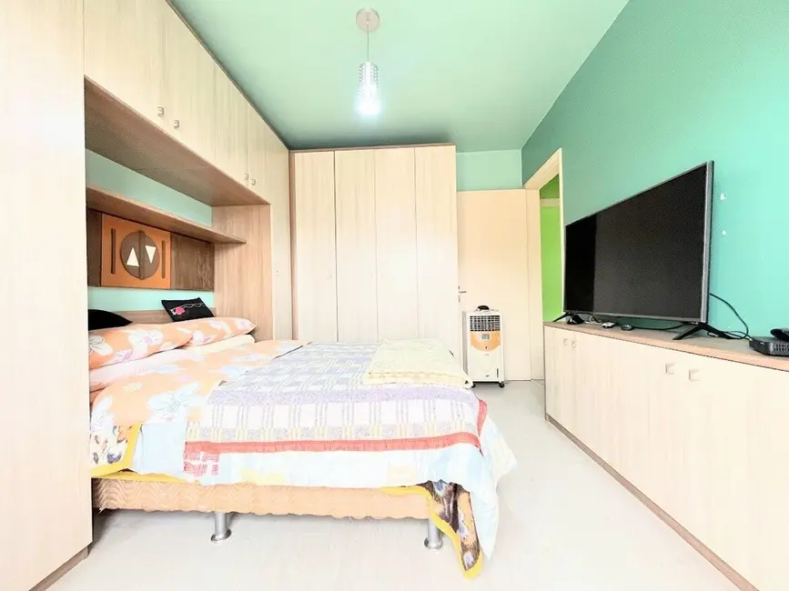 Foto 4 de Apartamento com 2 quartos à venda, 63m2 em Cavalhada, Porto Alegre - RS