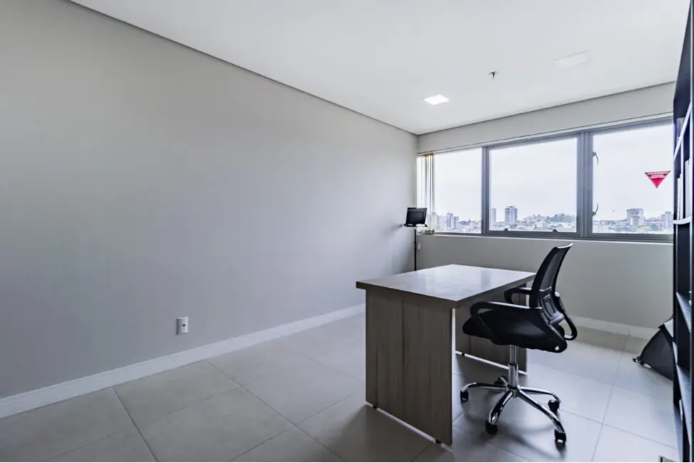 Sala Comercial à venda, 25m2 em São Sebastião, Porto Alegre - RS - imagem 9 Foto 9 de Sala Comercial à venda, 25m2 em São Sebastião, Porto Alegre - RS