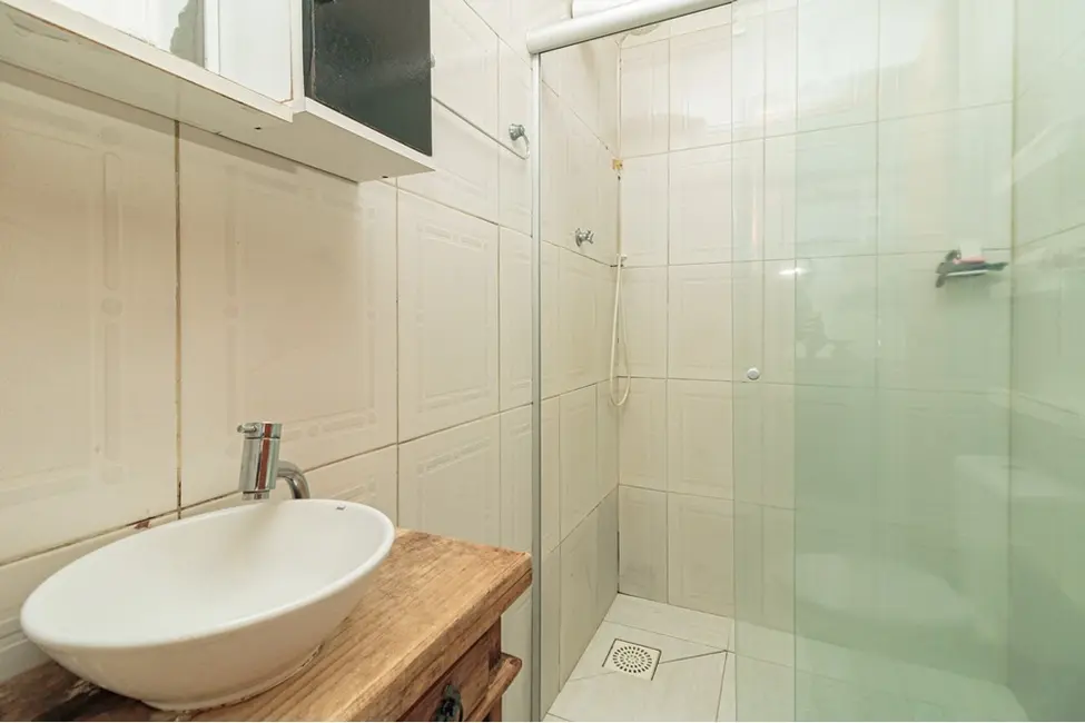 Casa com 3 quartos à venda, 177m2 em Menino Deus, Porto Alegre - RS - imagem 9 Foto 9 de Casa com 3 quartos à venda, 177m2 em Menino Deus, Porto Alegre - RS