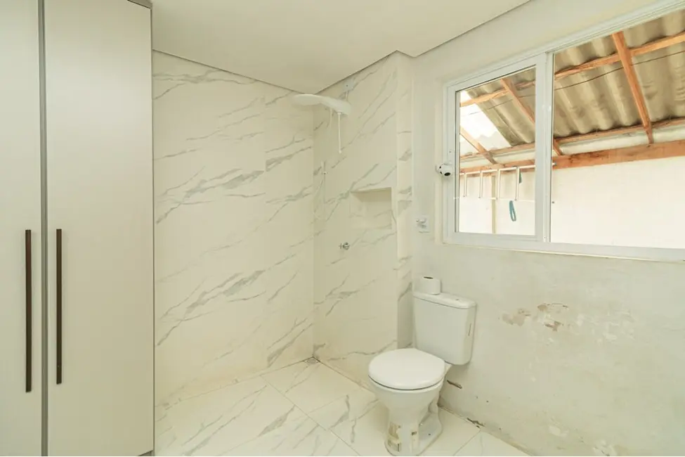 Casa com 3 quartos à venda, 177m2 em Menino Deus, Porto Alegre - RS - imagem 5 Foto 5 de Casa com 3 quartos à venda, 177m2 em Menino Deus, Porto Alegre - RS