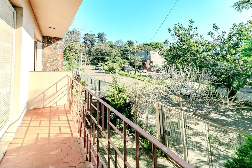 Casa com 4 quartos à venda, 352m2 em Jardim São Pedro, Porto Alegre - RS - imagem 3 Foto 3 de Casa com 4 quartos à venda, 352m2 em Jardim São Pedro, Porto Alegre - RS