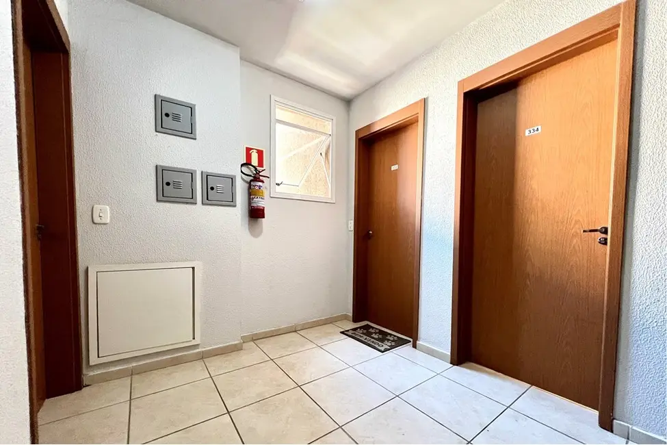 Foto 2 de Apartamento com 2 quartos à venda, 47m2 em Olaria, Canoas - RS