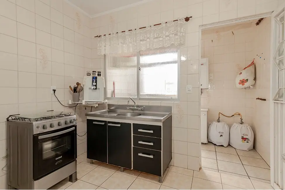 Casa com 3 quartos à venda, 167m2 em Vila Jardim, Porto Alegre - RS - imagem 8 Foto 8 de Casa com 3 quartos à venda, 167m2 em Vila Jardim, Porto Alegre - RS