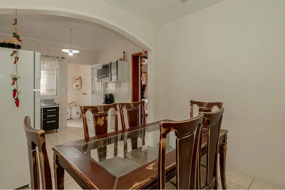 Casa com 3 quartos à venda, 167m2 em Vila Jardim, Porto Alegre - RS - imagem 6 Foto 6 de Casa com 3 quartos à venda, 167m2 em Vila Jardim, Porto Alegre - RS