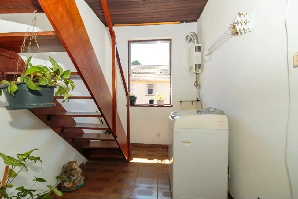 Foto 2 de Apartamento com 2 quartos à venda, 53m2 em Passo da Areia, Porto Alegre - RS