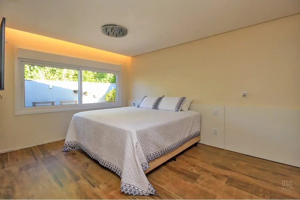 Foto 6 de Casa com 3 quartos à venda, 200m2 em Ipanema, Porto Alegre - RS