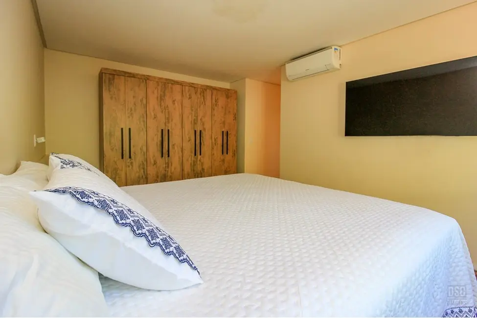 Foto 7 de Casa com 3 quartos à venda, 200m2 em Ipanema, Porto Alegre - RS