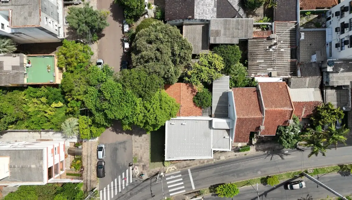 Foto 1 de Terreno / Lote à venda, 198m2 em Passo da Areia, Porto Alegre - RS