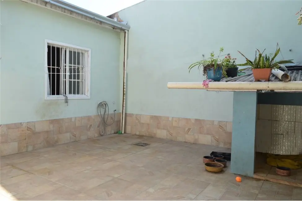 Casa com 4 quartos à venda, 113m2 em Harmonia, Canoas - RS - imagem 4 Foto 4 de Casa com 4 quartos à venda, 113m2 em Harmonia, Canoas - RS