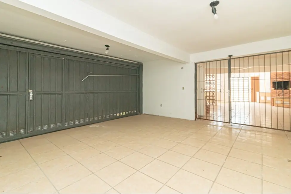 Foto 8 de Casa com 3 quartos à venda, 298m2 em Chácara das Pedras, Porto Alegre - RS