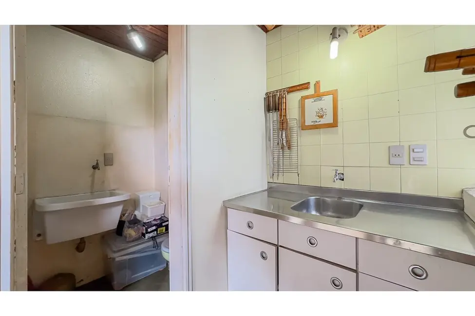 Cobertura com 3 quartos à venda, 185m2 em Passo da Areia, Porto Alegre - RS - imagem 5 Foto 5 de Cobertura com 3 quartos à venda, 185m2 em Passo da Areia, Porto Alegre - RS