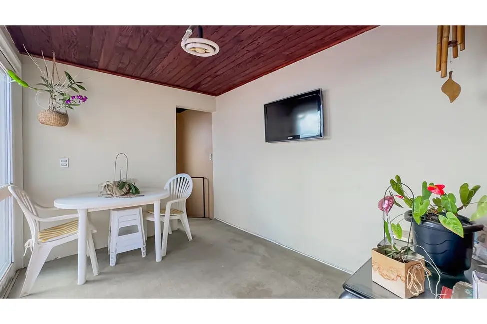 Cobertura com 3 quartos à venda, 185m2 em Passo da Areia, Porto Alegre - RS - imagem 3 Foto 3 de Cobertura com 3 quartos à venda, 185m2 em Passo da Areia, Porto Alegre - RS